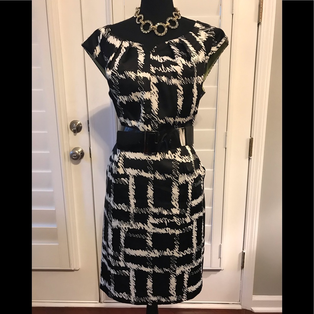 Sandra Darren cap sleeve belted sheath dress 👗